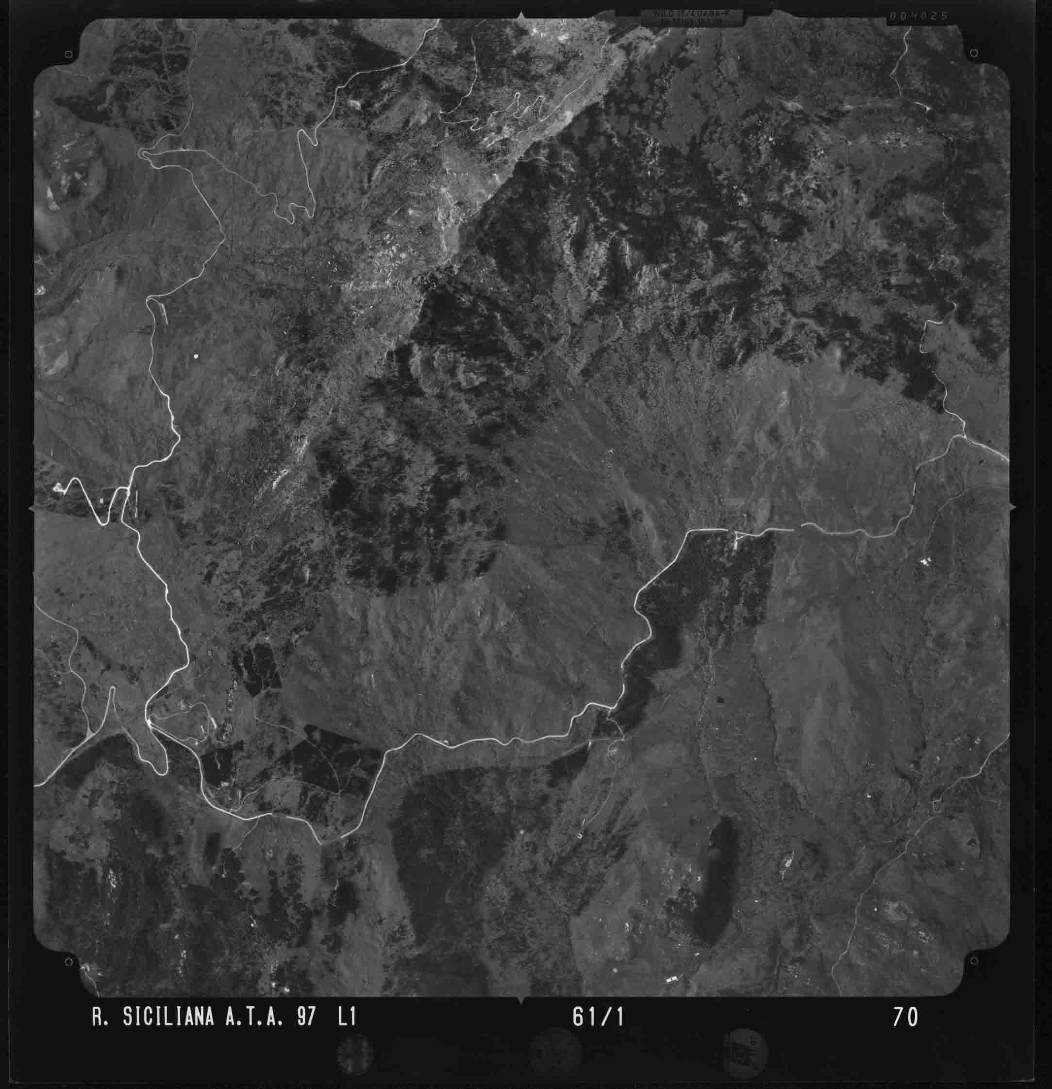 EN NICOSIA 61 1 STR-70