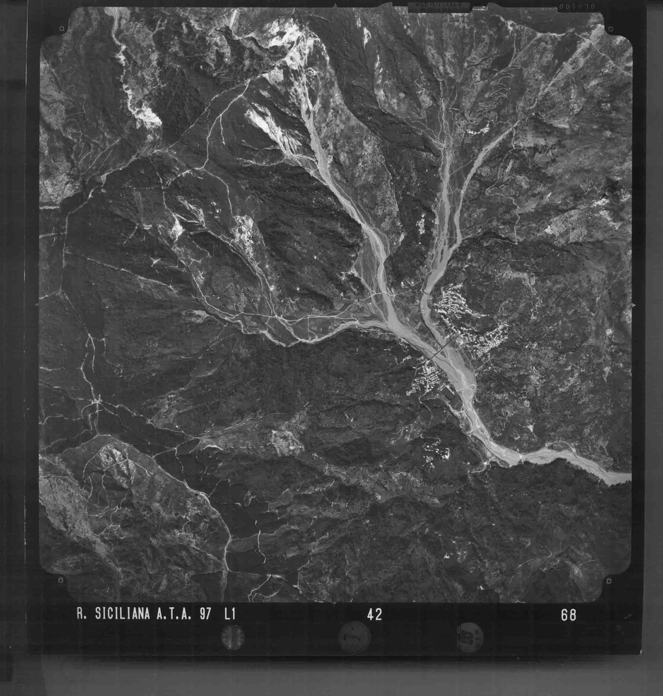 ME FONDACHELLI FATINA 42 STR 68