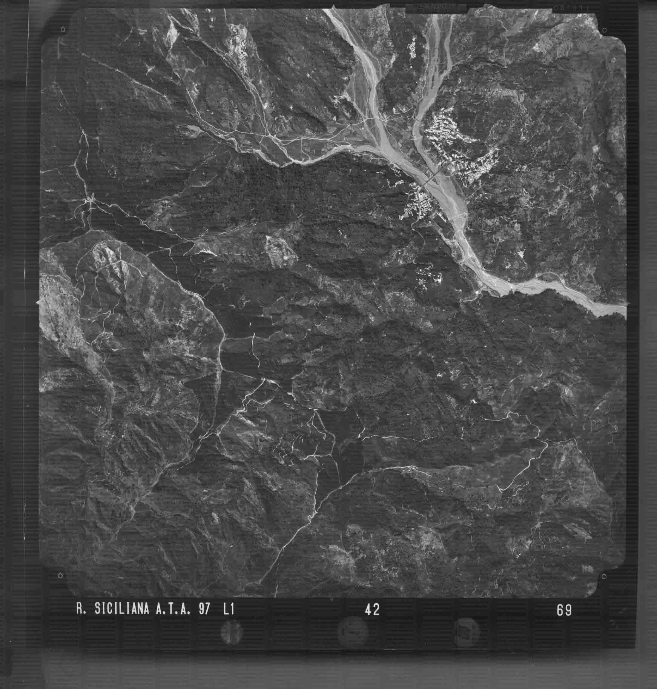 ME FONDACHELLI FATINA 42 STR 69